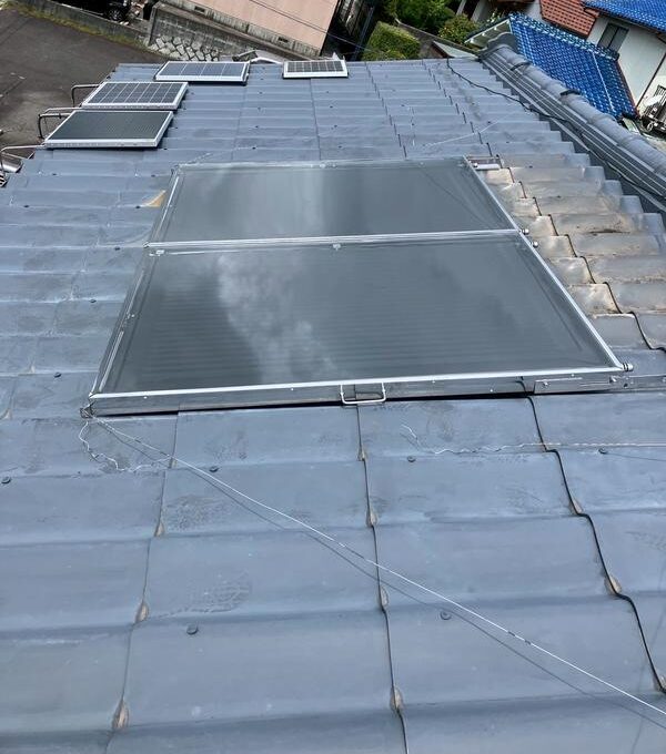 施工中：集熱パネル新設