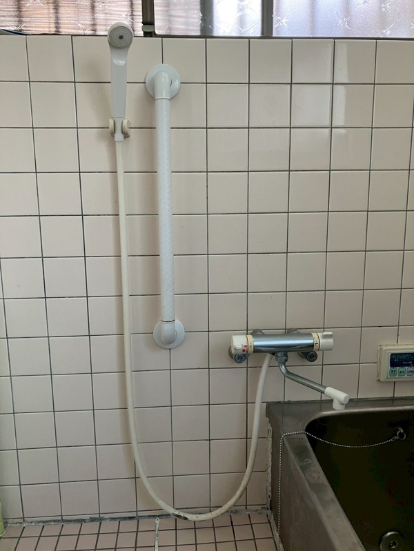 施工前：給湯器周辺の全景