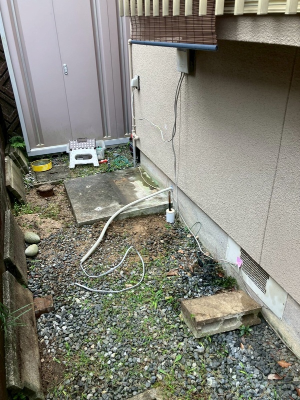 施工途中：背面側配管・結線