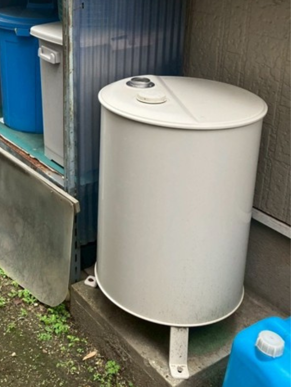 施工前：タンク・通路側の全景