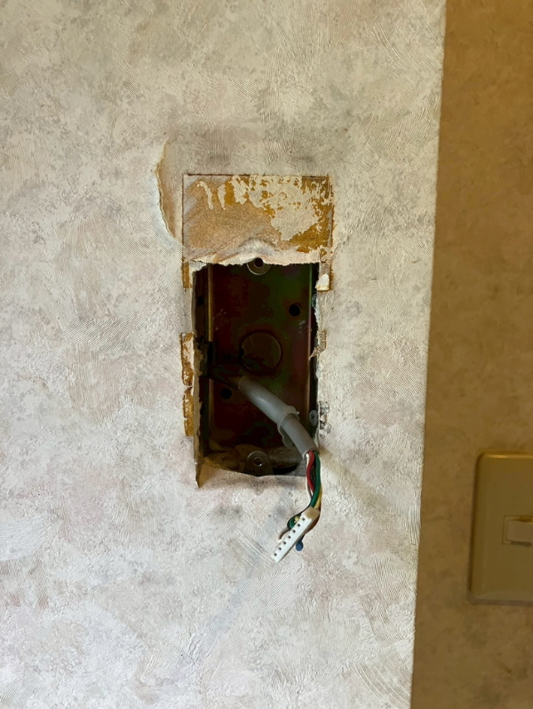 旧リモコン撤去後の配線確認