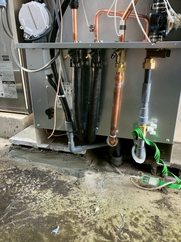 施工後 本体まわり配管