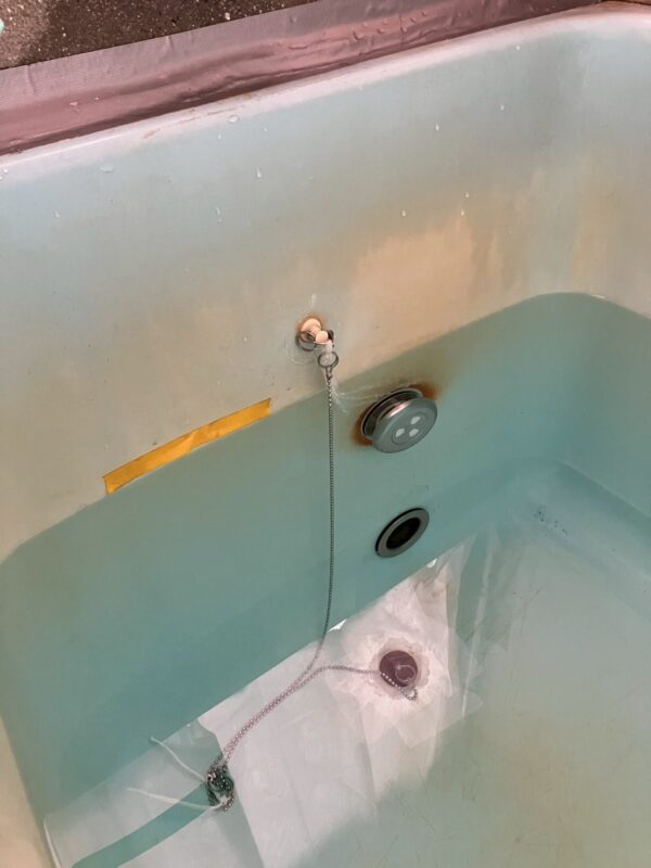 施工途中：浴槽まわり確認