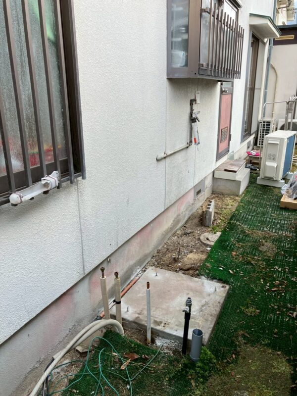 施工途中：配管接続作業