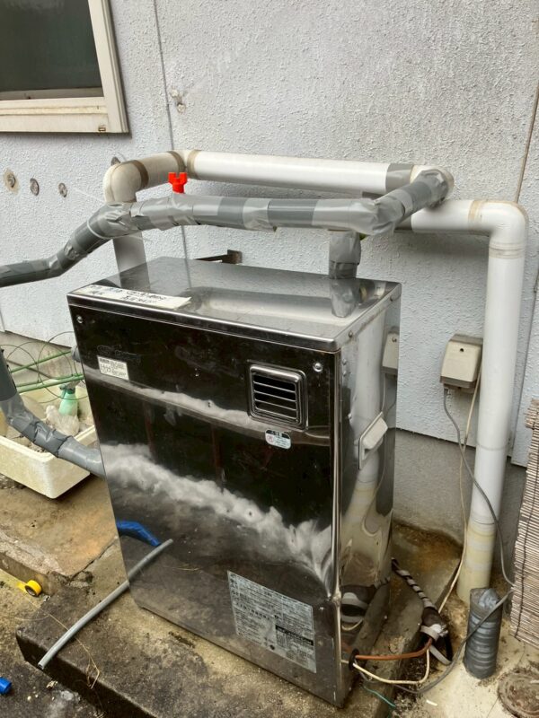 ボイラー取替作業（途中）