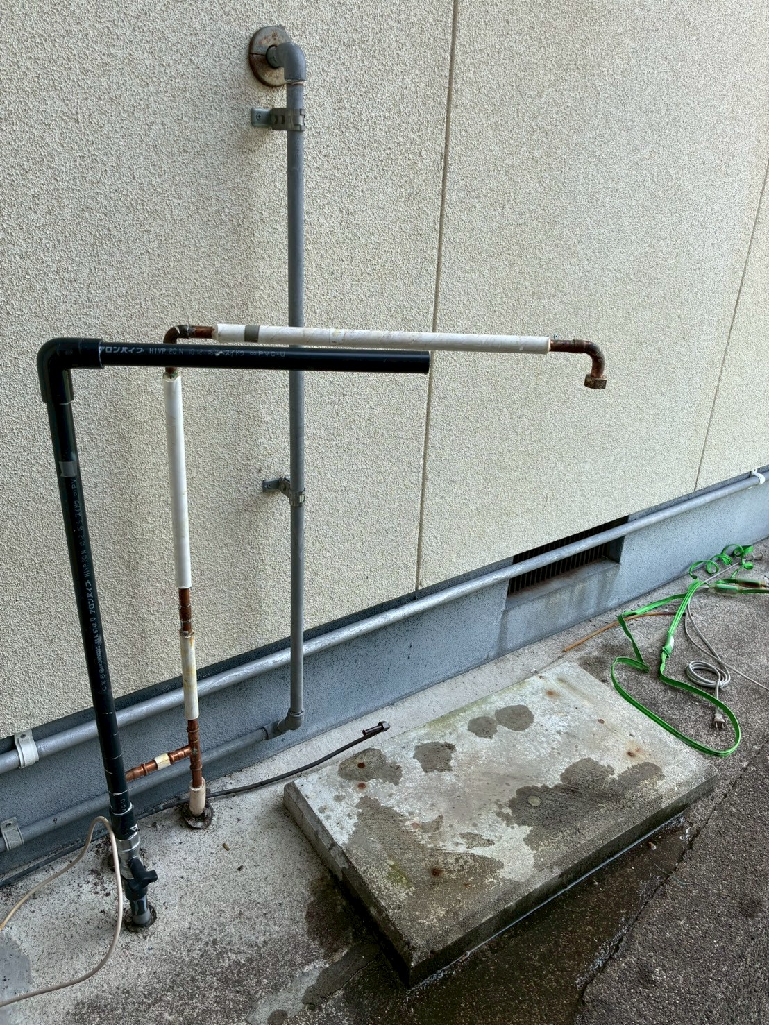 給湯器撤去後の状態