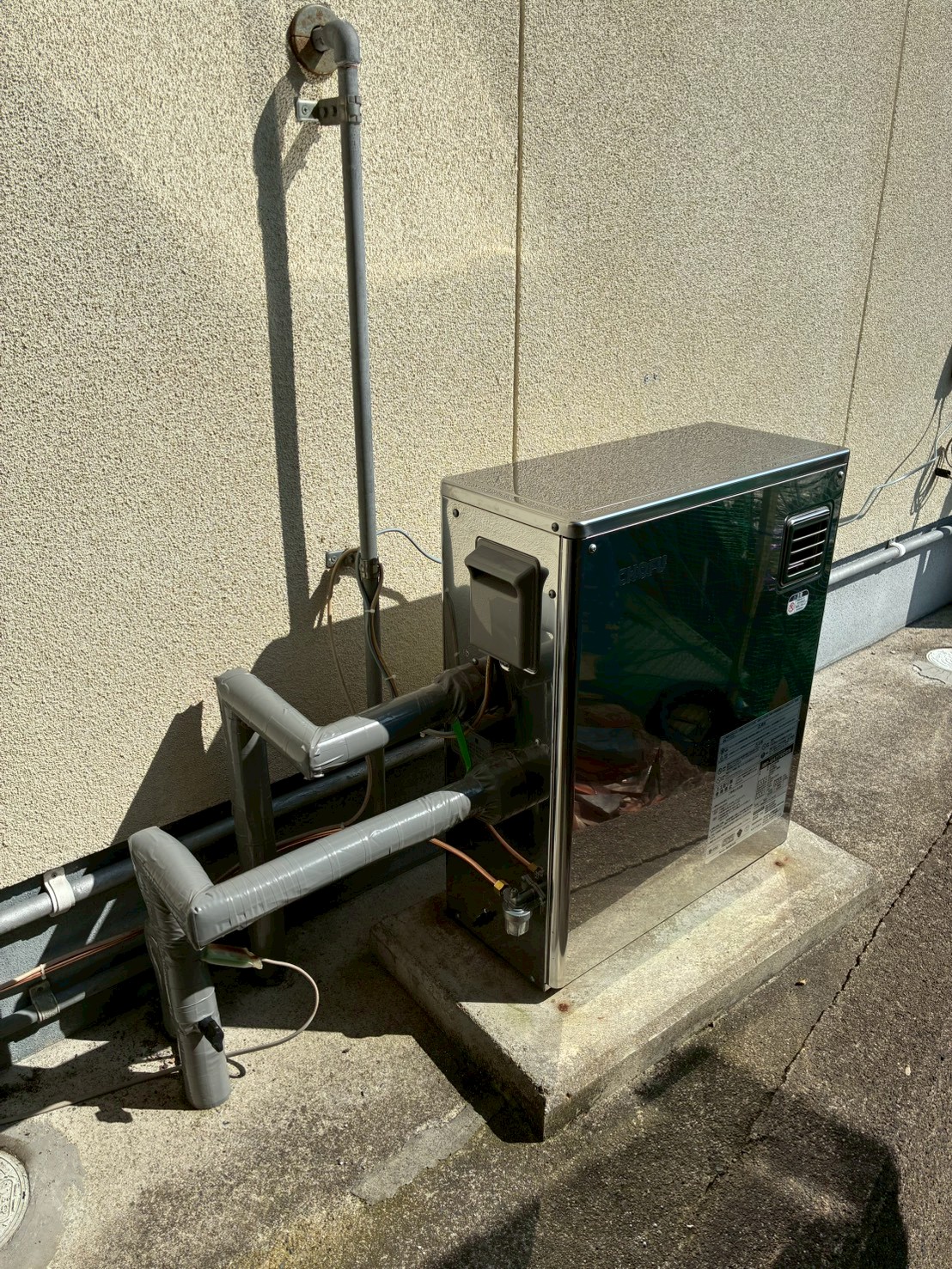 新設した石油給湯器 IBF-U4770DSN